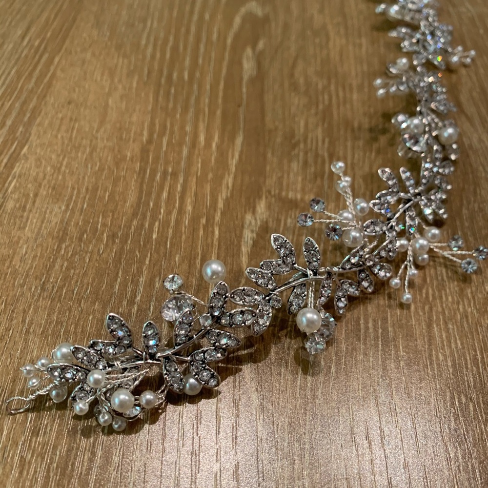Wedding hair accessory